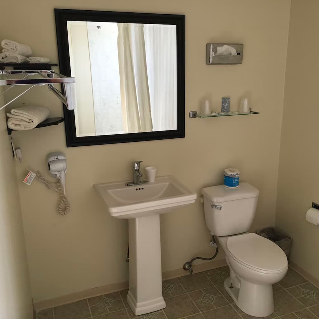 Queen Room - 2