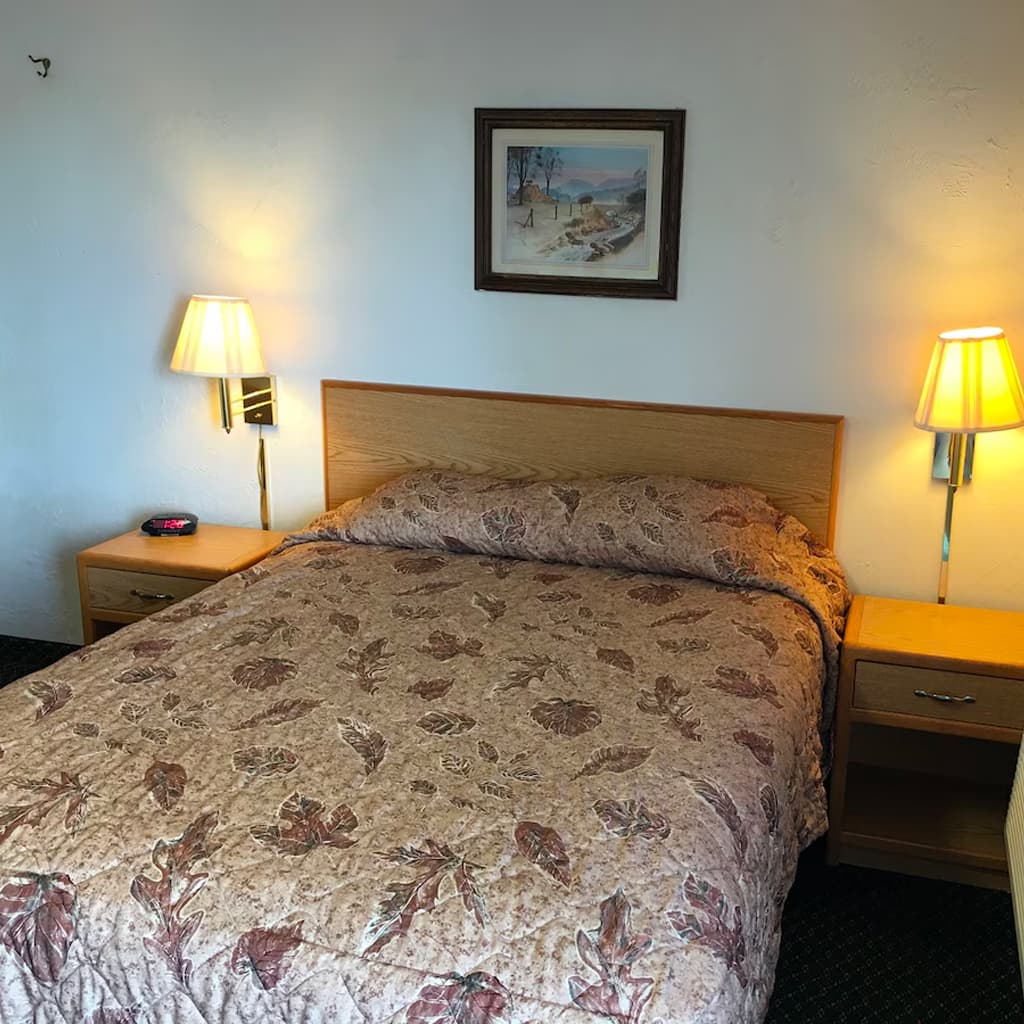 Queen Room - 3
